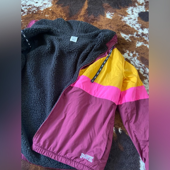 Victoria secret pink raincoat with Sherpa lining - Picture 2 of 3